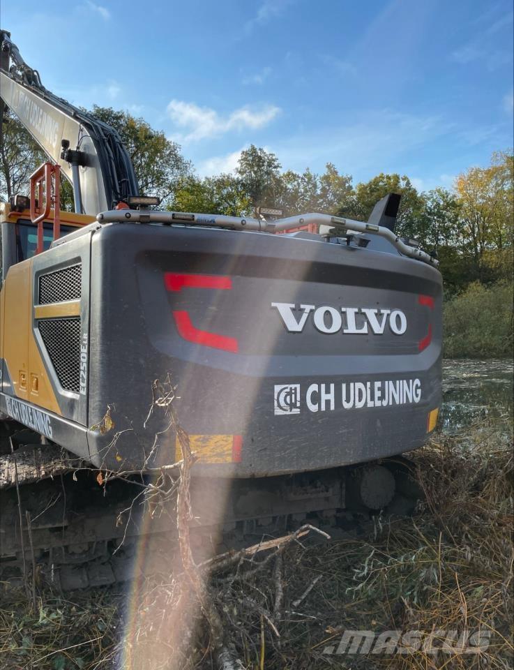 Volvo 250E LR Pelle sur chenilles