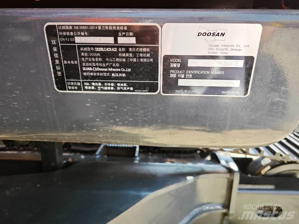 Doosan 225 LC Pelle sur chenilles