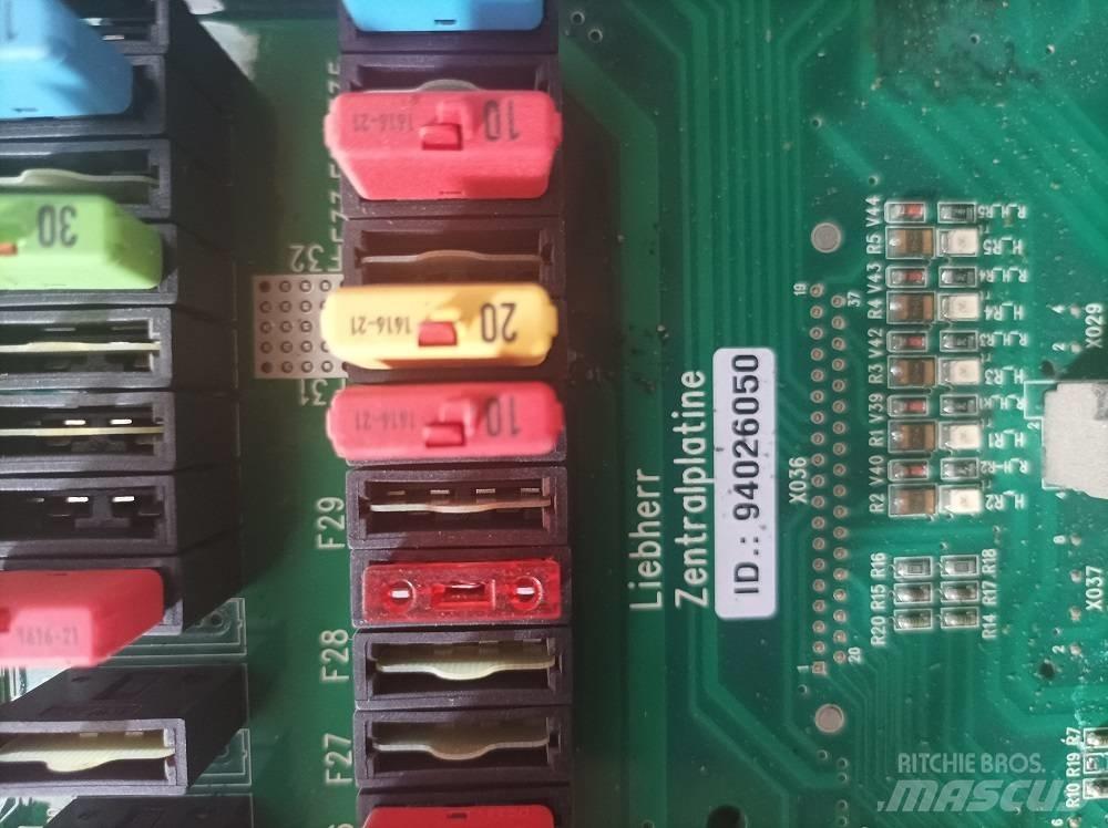 Liebherr R 916 LC Electronique