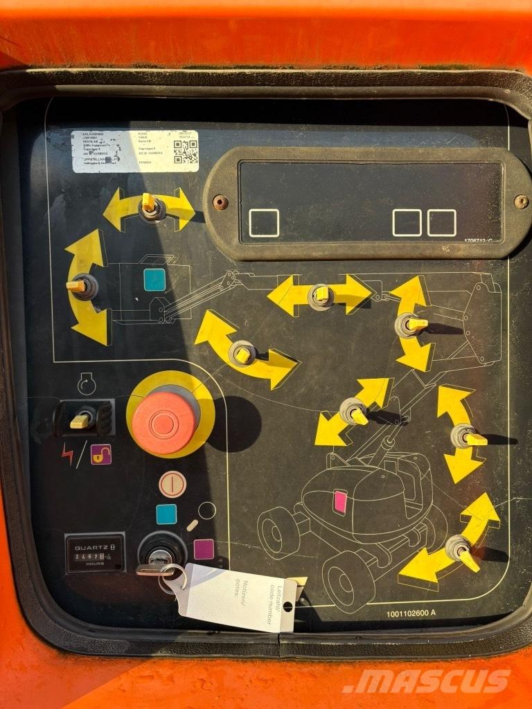 JLG 800 AJ Nacelles articulées