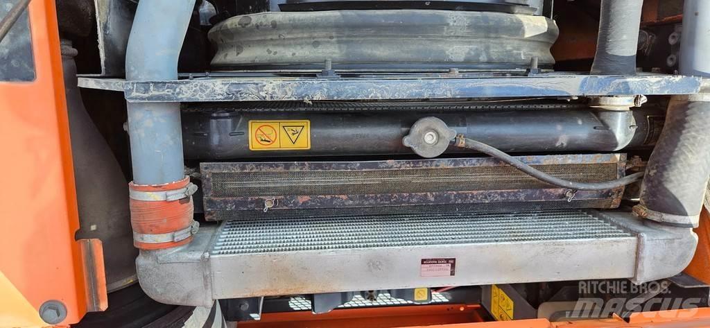 Hitachi ZX140-3 Pelle sur pneus