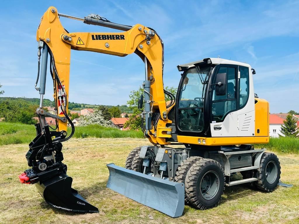 Liebherr A 910 Comp Pelle sur pneus