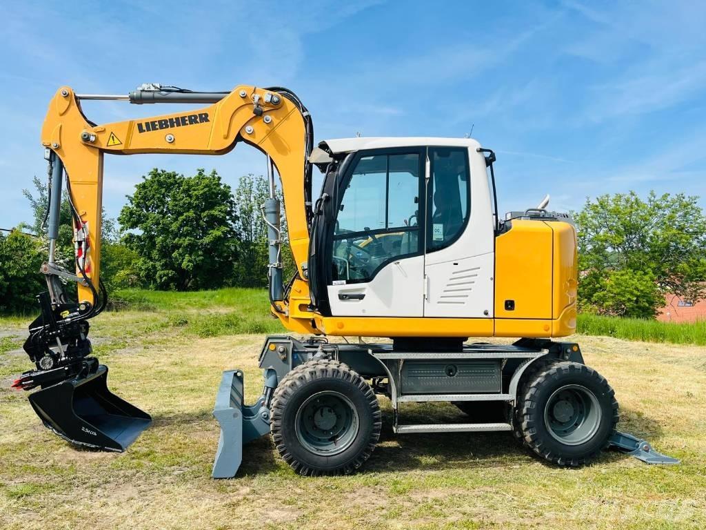 Liebherr A 910 Comp Pelle sur pneus