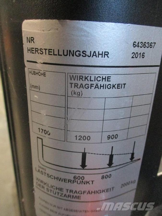 BT SWE 200D Gerbeur accompagnant