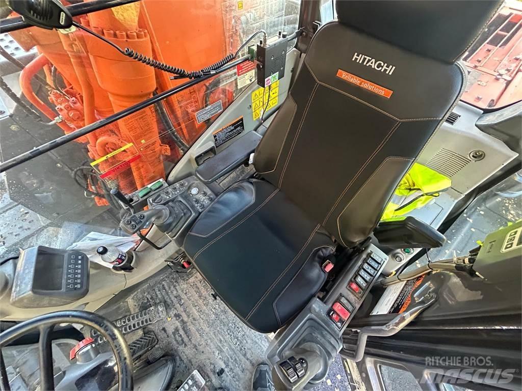 Hitachi ZX 170W-3 Pelle sur pneus