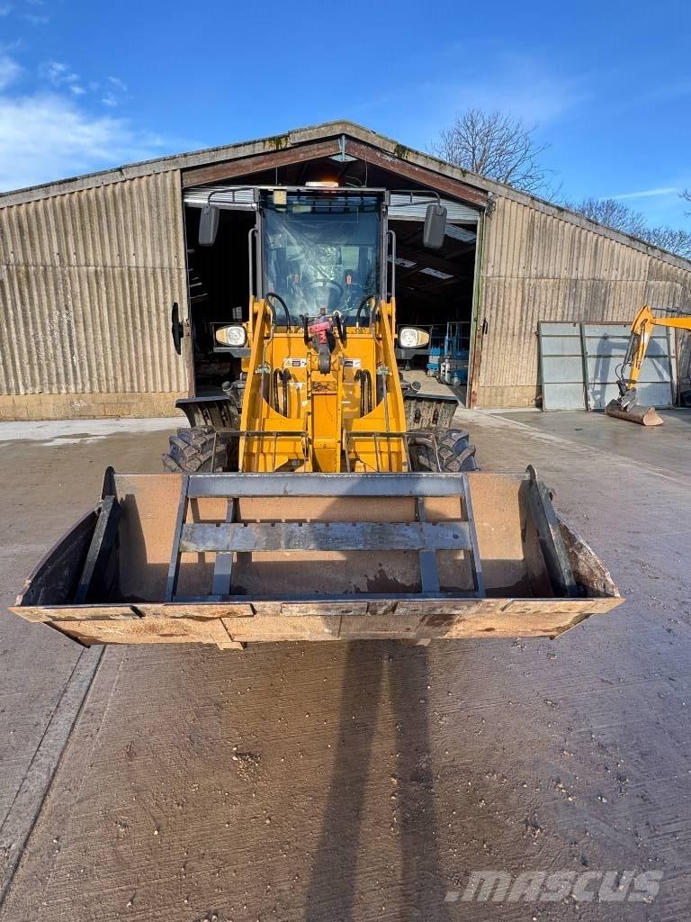 HZM 825 Chargeuse sur pneus