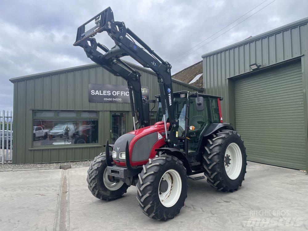 Valtra A 83 Tracteur
