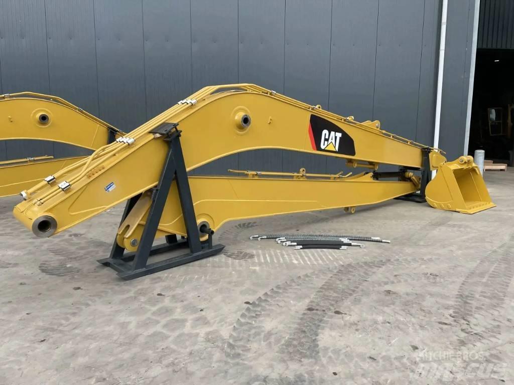 CAT 323F 15m Set Pelle rétro arrière