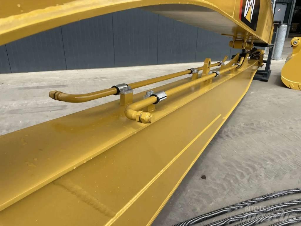 CAT 323F 15m Set Pelle rétro arrière