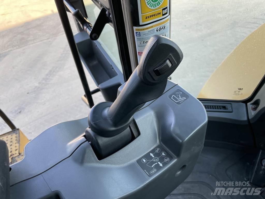 CAT 950M Chargeuse sur pneus