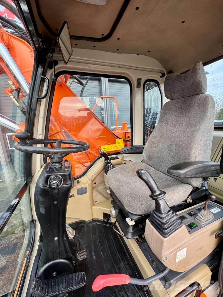 Doosan SOLAR 140W-V Pelle sur pneus