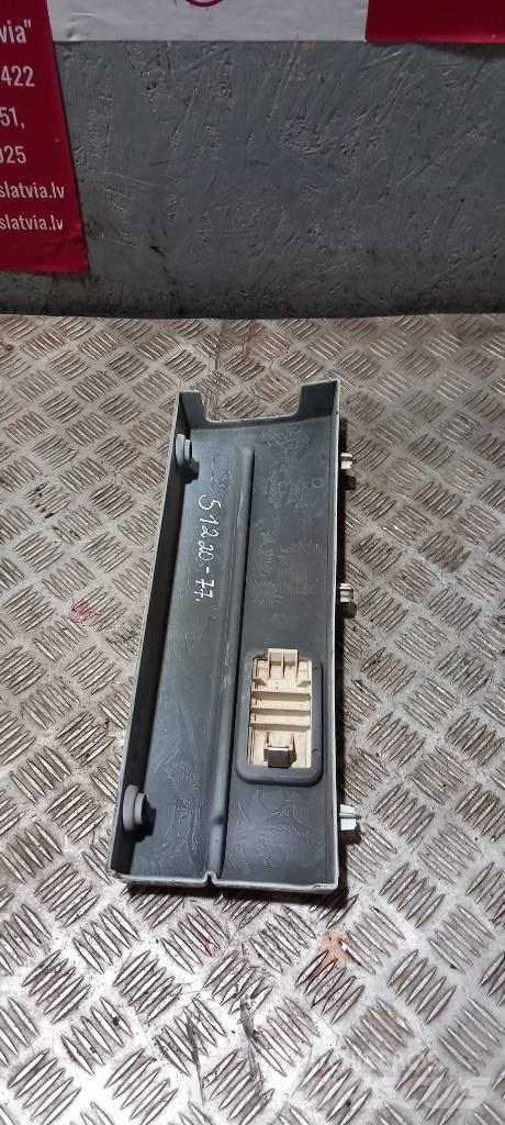 Scania G 400   1779118 Cabines