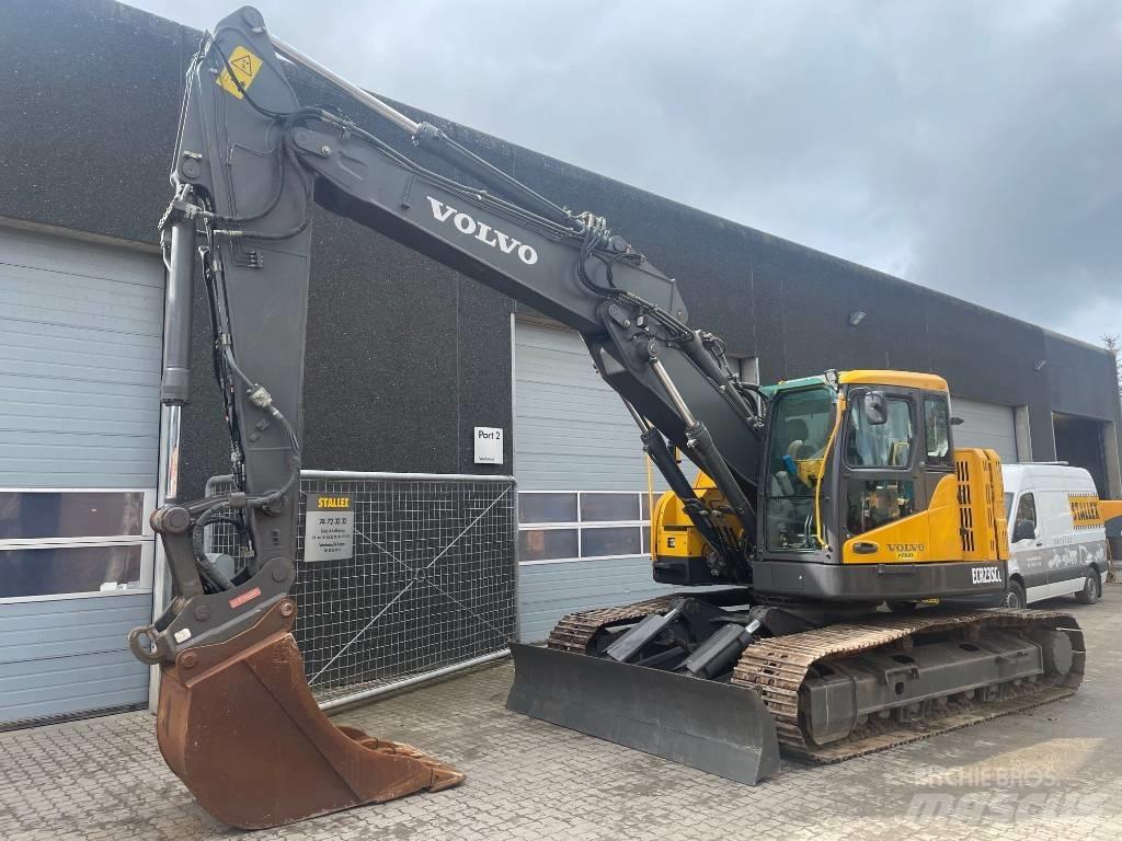 Volvo ECR235C Pelle sur chenilles