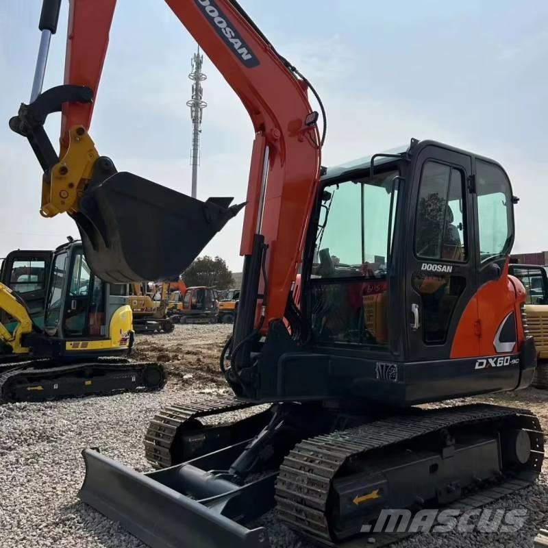 Doosan 60 Pelle sur chenilles