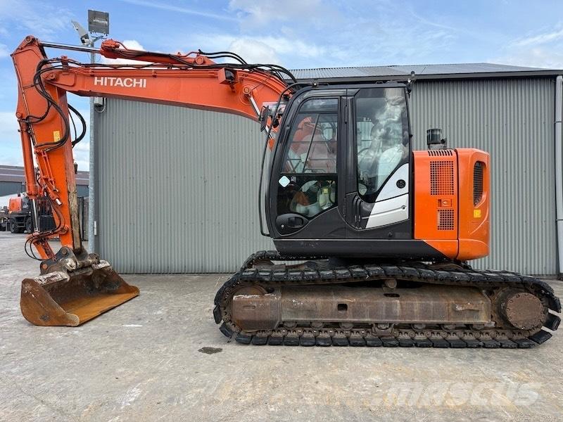 Hitachi ZX 135 US-5B Pelle sur chenilles