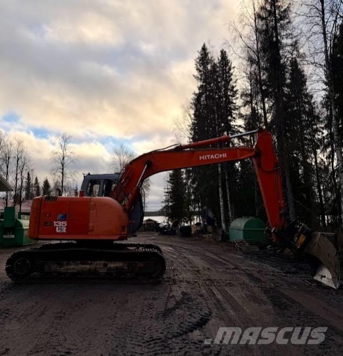 Hitachi EX 135 USR Pelle sur chenilles