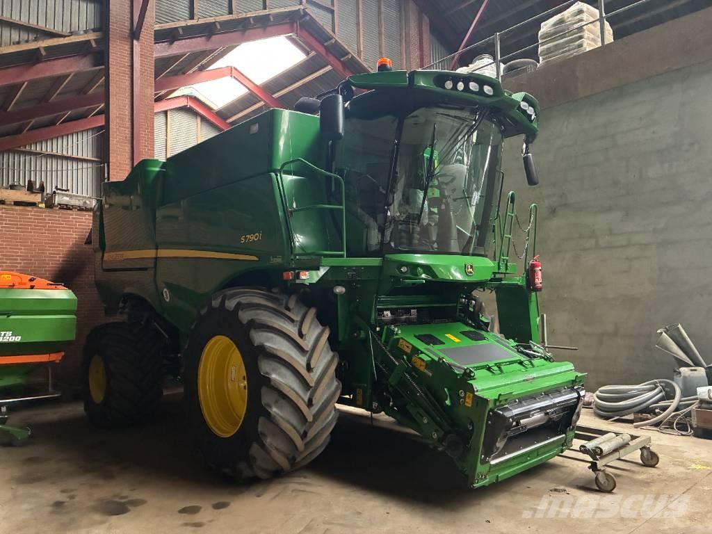 John Deere S 790i Moissonneuse batteuse