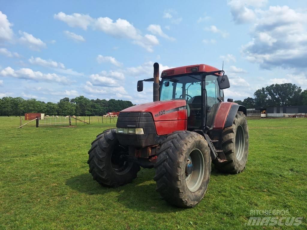 CASE MX135 Tracteur