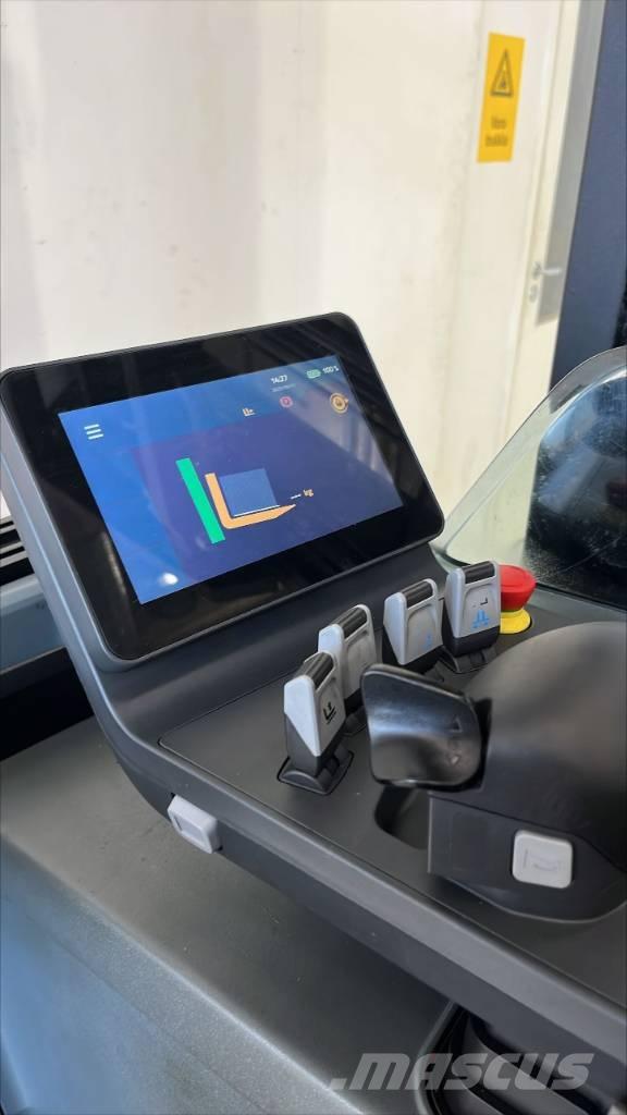 BT RR E 140 H Chariot à mât rétractable