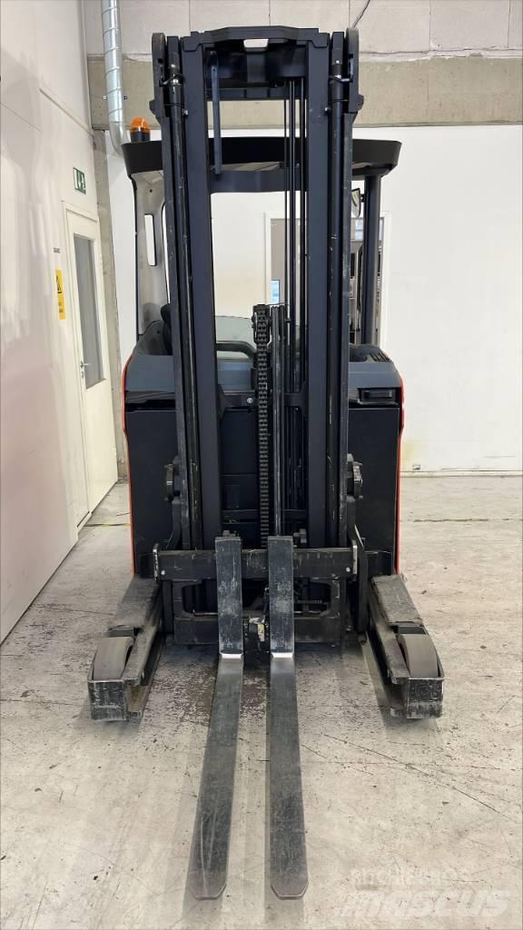 BT RR E 140 H Chariot à mât rétractable