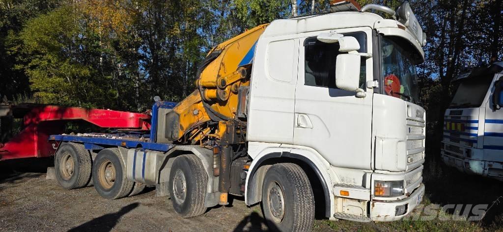 Scania R 144 G Camion plateau ridelle avec grue