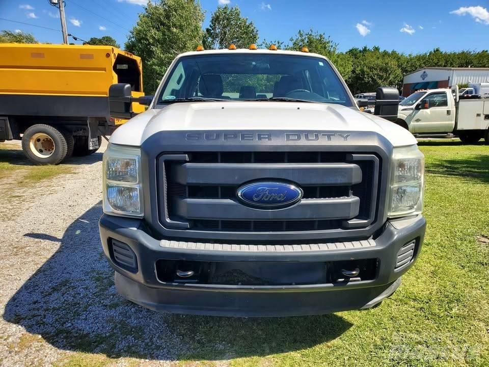 Ford F 350 XL SD Camions et véhicules municipaux