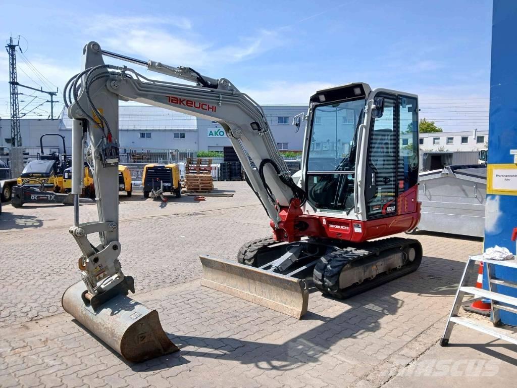 Takeuchi TB 240 DPF Mini pelle < 7t