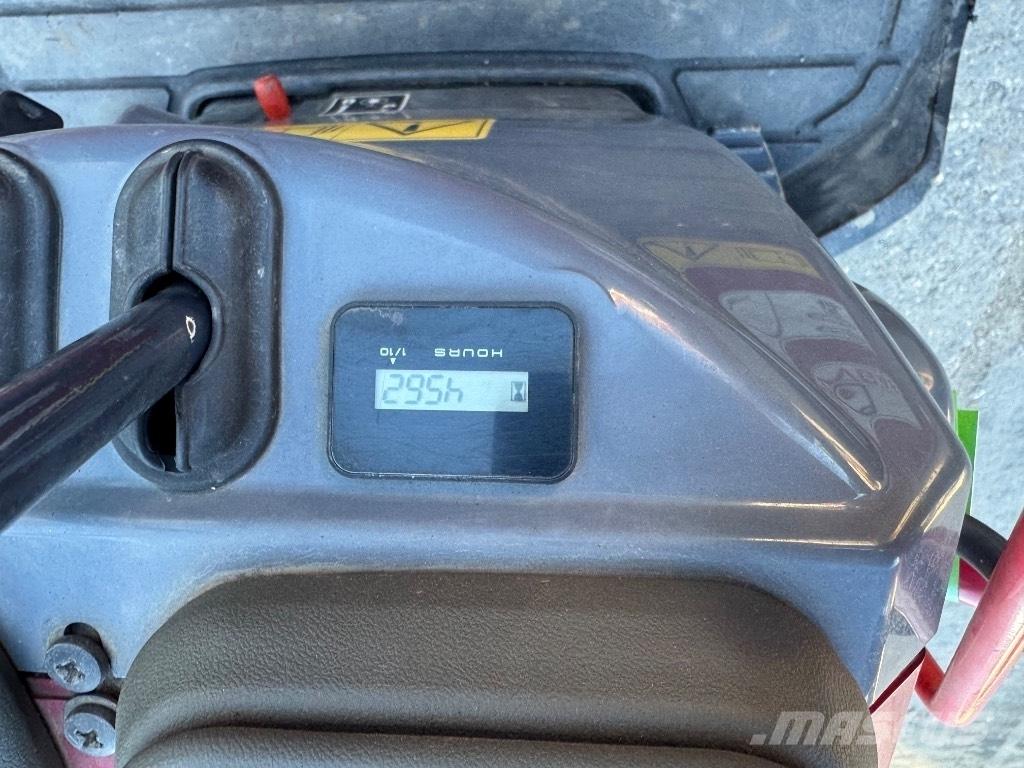 Yanmar SV08 (1E935) Mini pelle < 7t