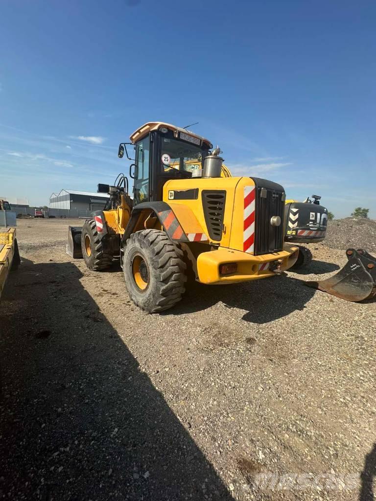 JCB 436 HT Chargeuse sur pneus