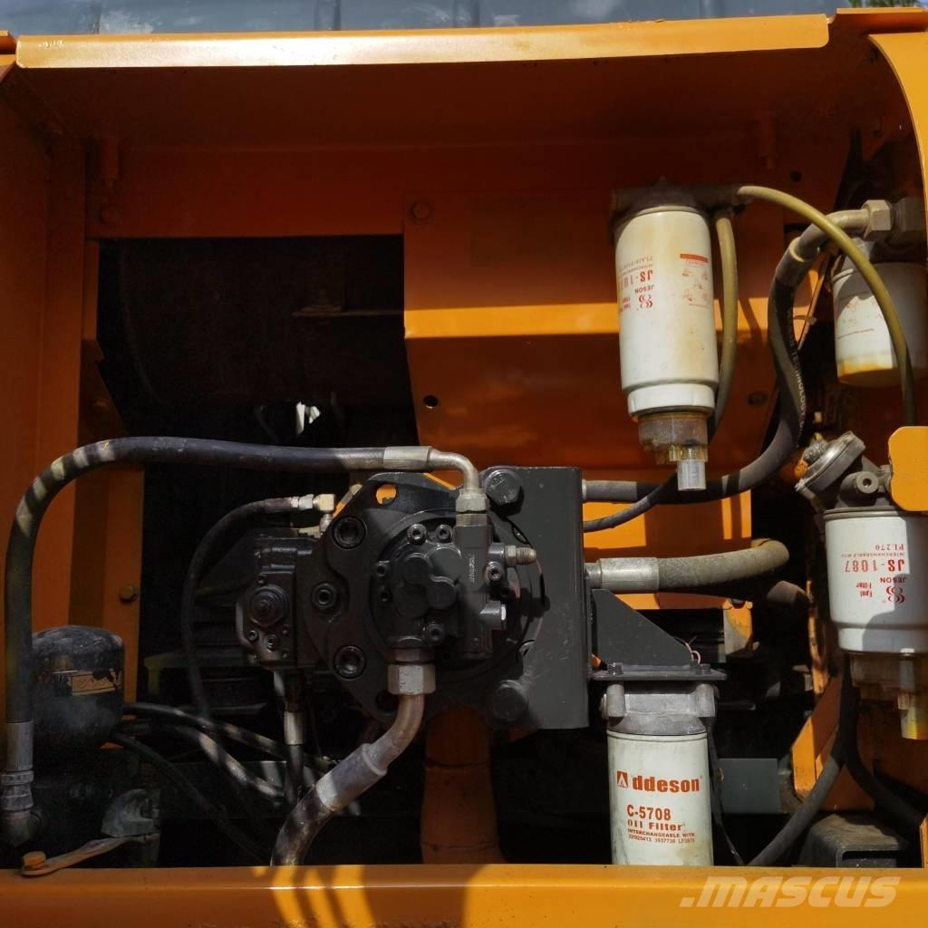 Hyundai R220LC-9S Pelle sur chenilles