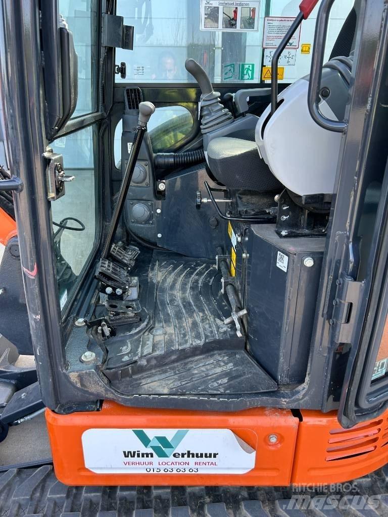 Hitachi ZX 26 U-6 Mini pelle < 7t
