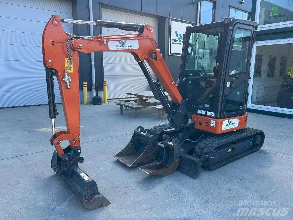 Hitachi ZX 26 U-6 Mini pelle < 7t
