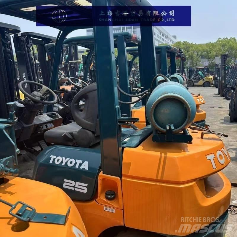 Toyota 25 Chariots diesel