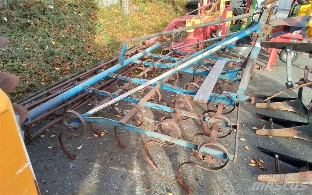 Rekord 3m Déchaumeur, cultivateur
