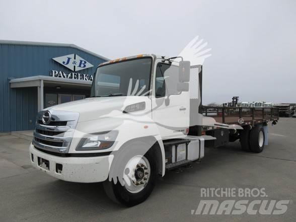 Hino 268 Camion plateau