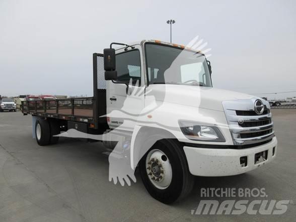 Hino 268 Camion plateau