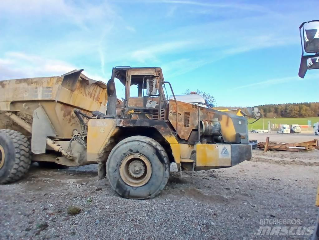 Komatsu HM 300-2 Tombereau articulé