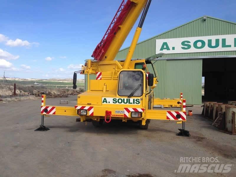 Liebherr LTM 1050 Grues tout terrain