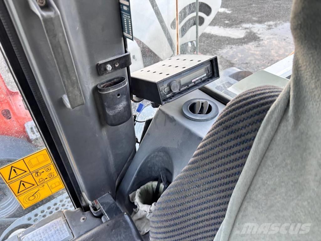 Liebherr L 544 Chargeuse sur pneus