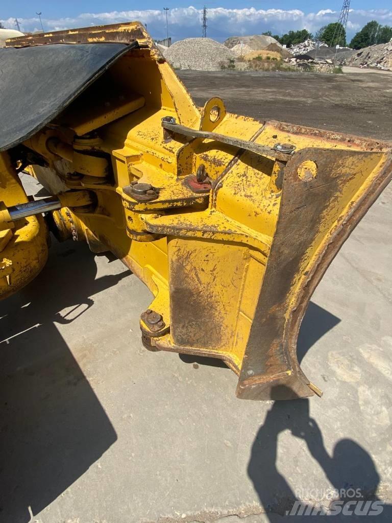 Komatsu D61PX24 Bouteurs sur chenilles
