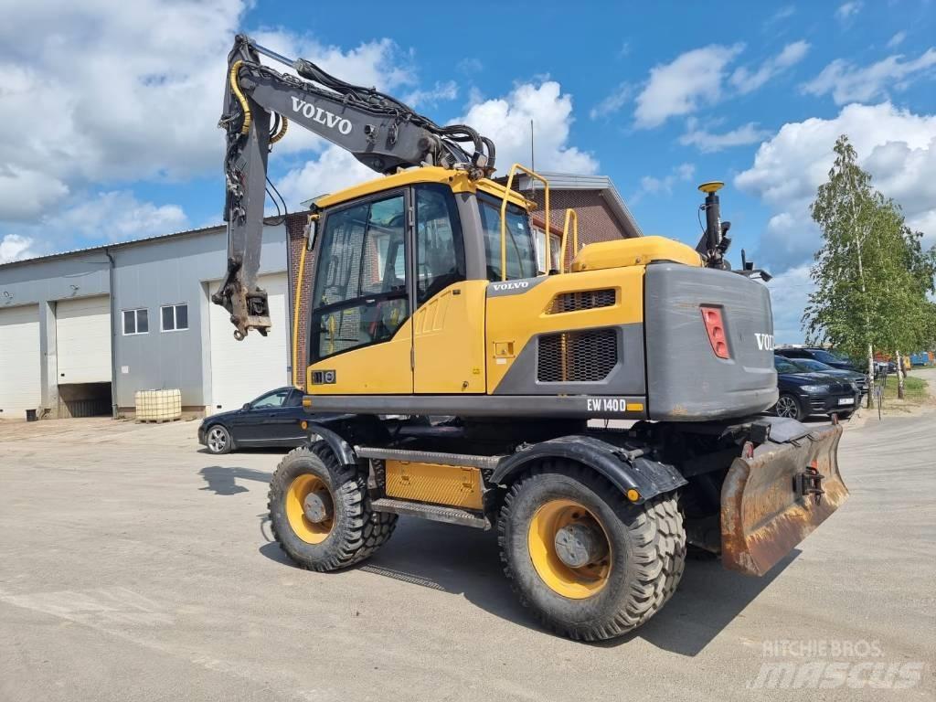 Volvo EW 140 D Pelle sur pneus
