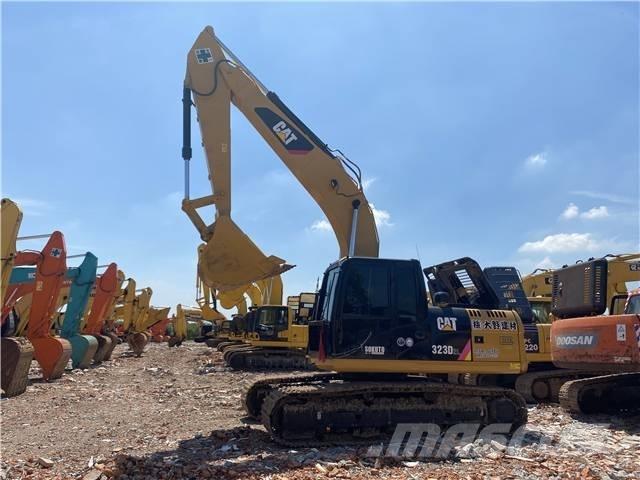 CAT 323D2L Pelle sur chenilles