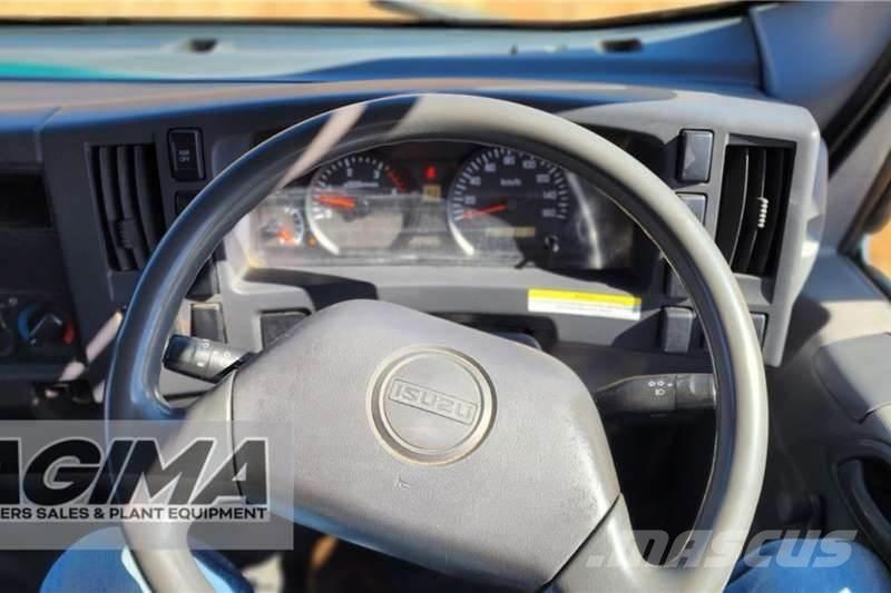 Isuzu NQR500 AMT Autre camion