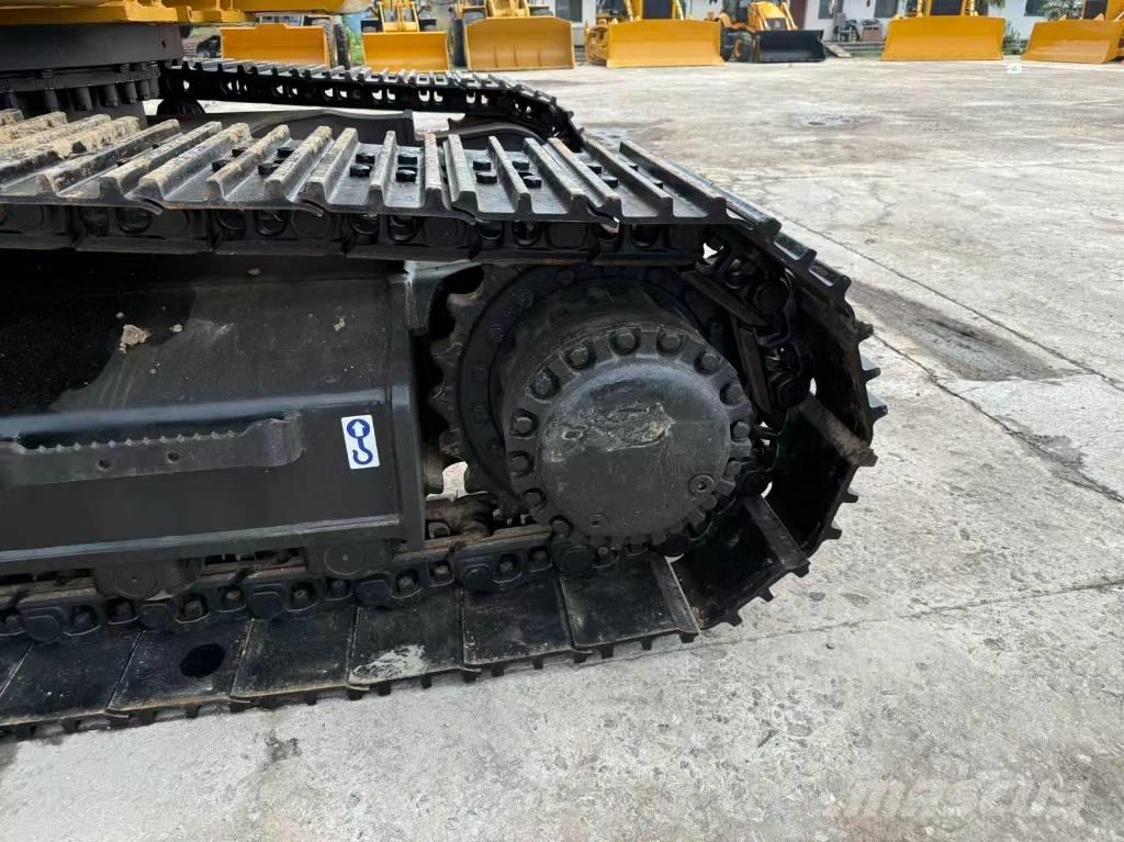 CAT 330D Pelle sur chenilles