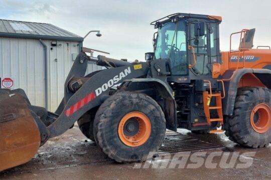 Develon DL 480-7 Tractopelle