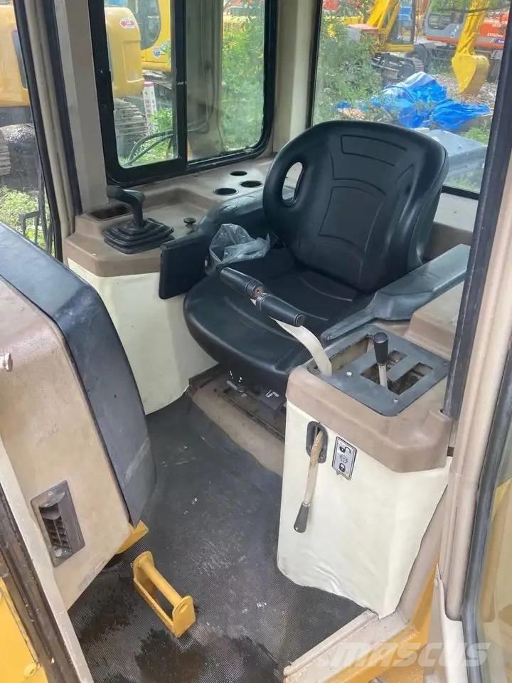 CAT D5M Bouteurs sur chenilles