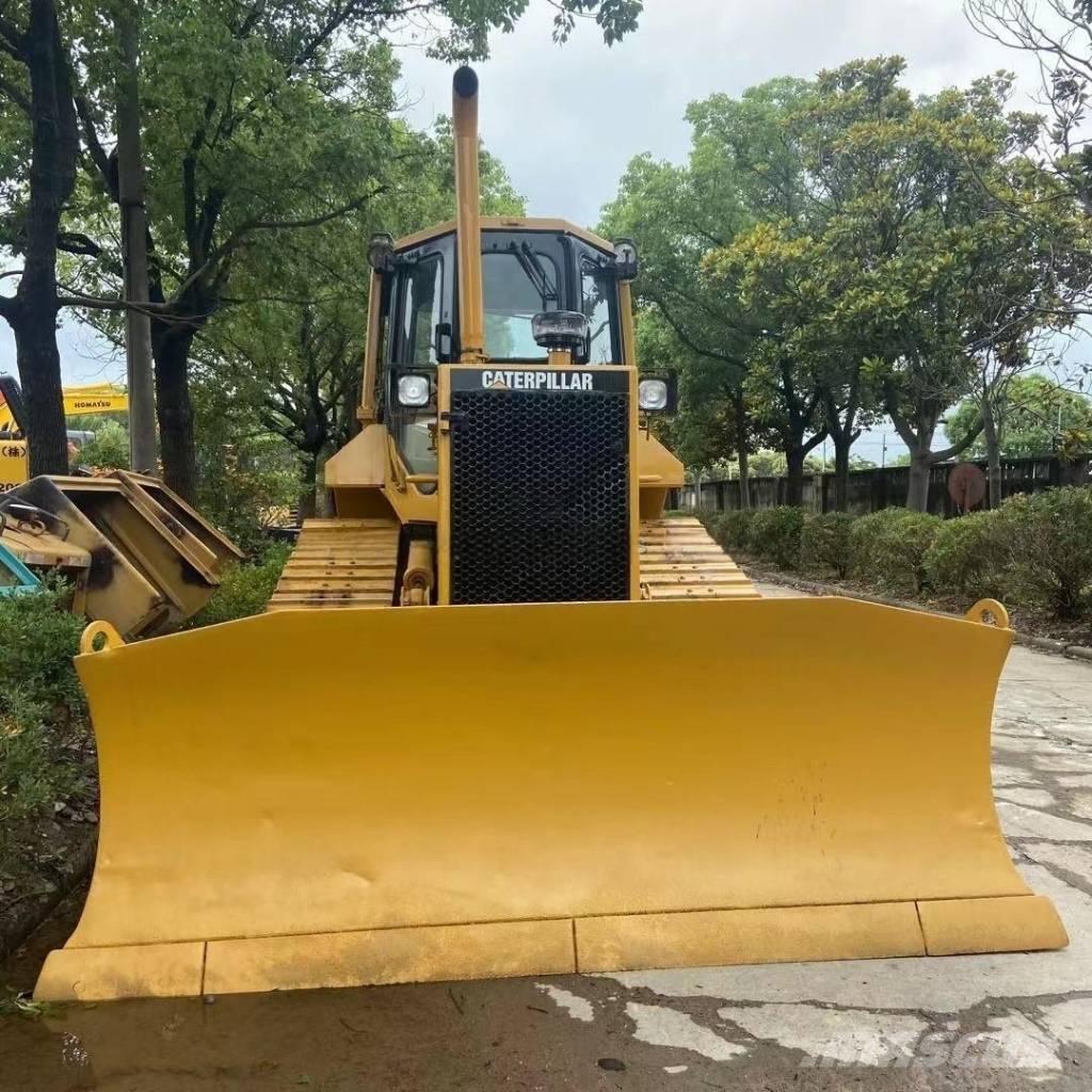 CAT D5M Bouteurs sur chenilles