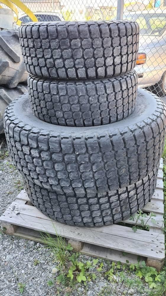 Galaxy Gräshjul Accessoires d'attache pour tracteurs compacts
