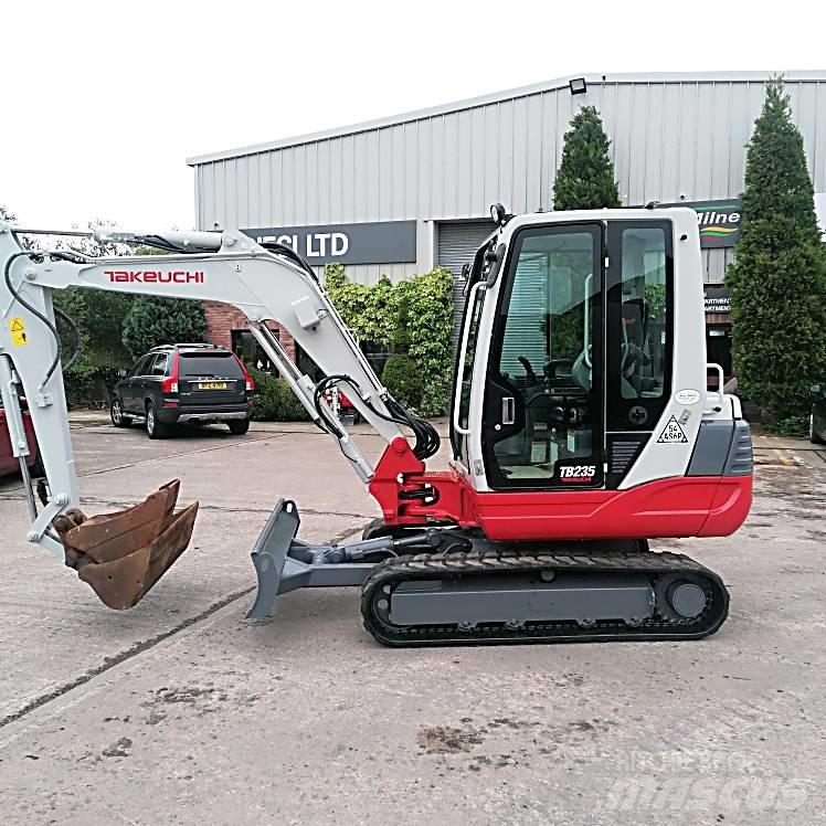 Takeuchi TB235 Mini pelle < 7t