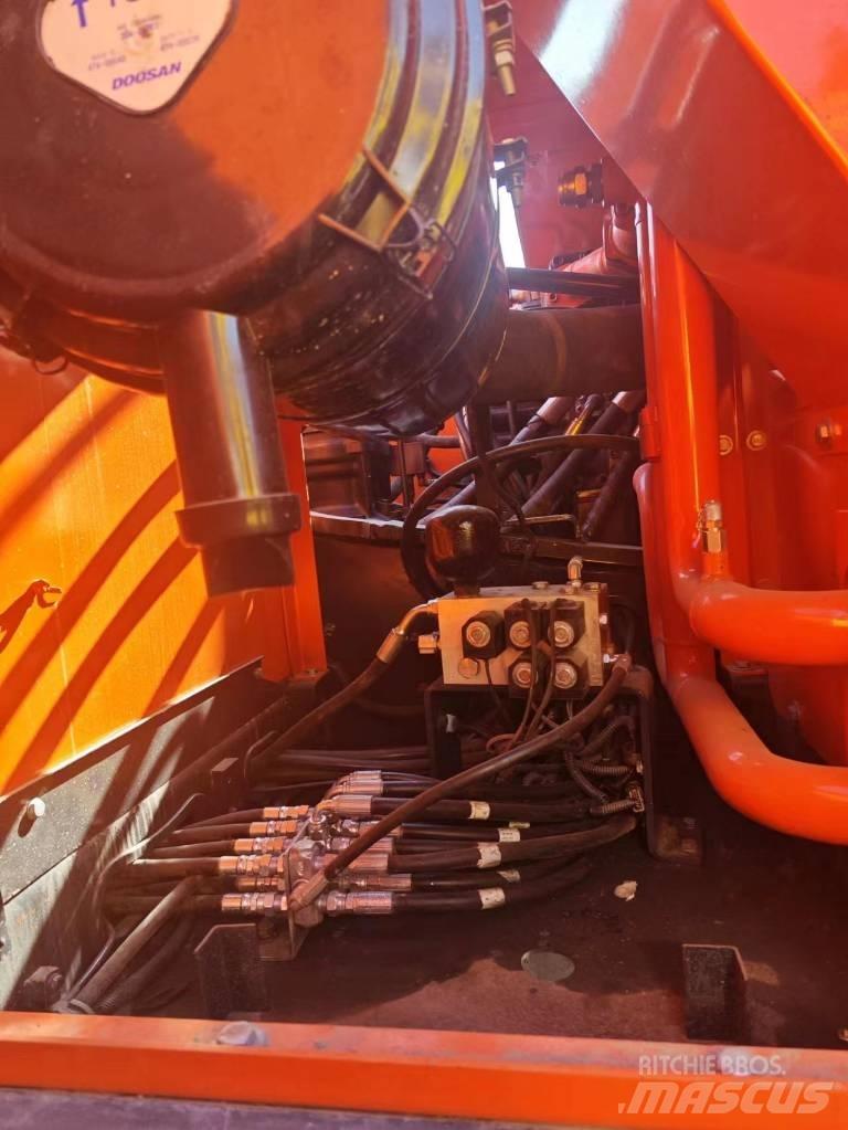 Doosan DX 300 Pelle sur chenilles